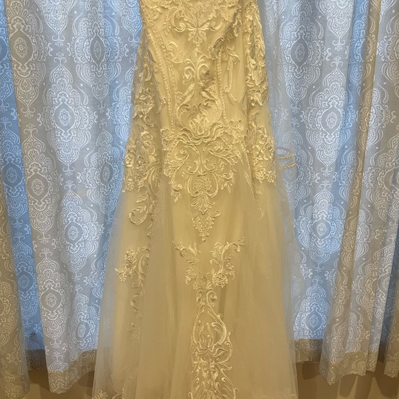 Stella York Wedding Dress 7394 - Picture 11 of 13